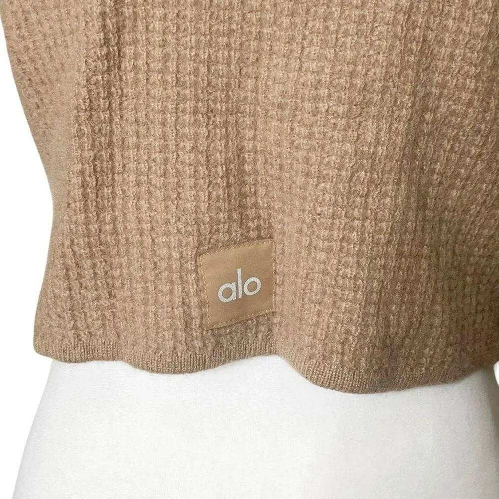 Alo‎ Yoga Cashmere Waffle Cropped Top Women's Small Beige Soft Luxe Cozy Minimal